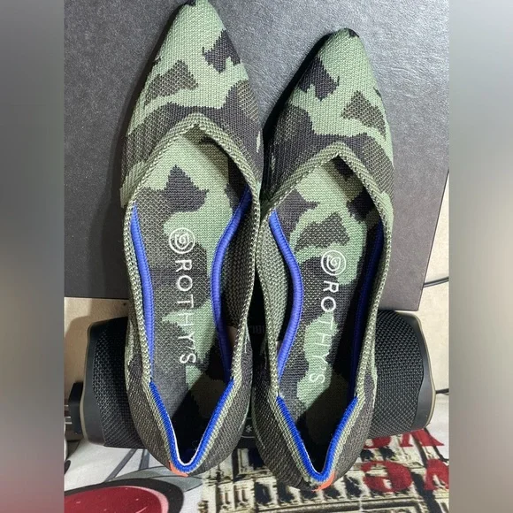 Rothy's The Point in camouflage green, size 7 W‎ - Picture 2 of 11